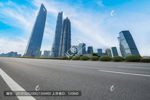 瀝青路面和上海摩天大樓天際線