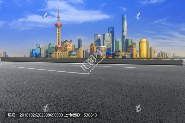 瀝青路面和上海摩天大樓天際線