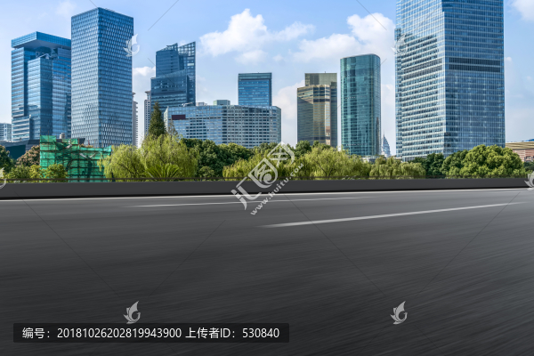 柏油馬路和陸家嘴金融區(qū)