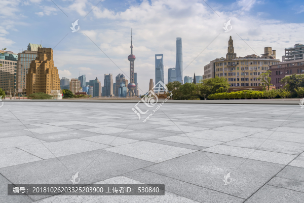 地磚路面和陸家嘴建筑天際線