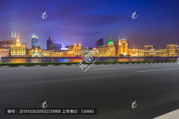 道路地面和陸家嘴建筑群