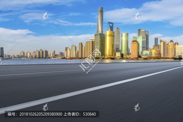 道路地面和陸家嘴建筑群