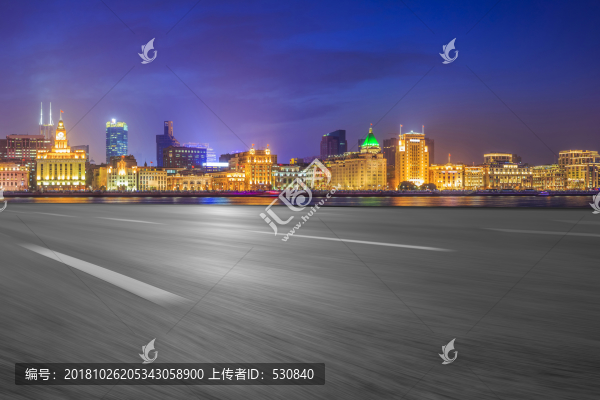 道路地面和陸家嘴金融中心