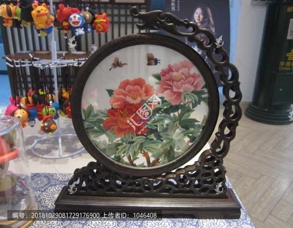 中式刺繡裝飾藝術(shù)品