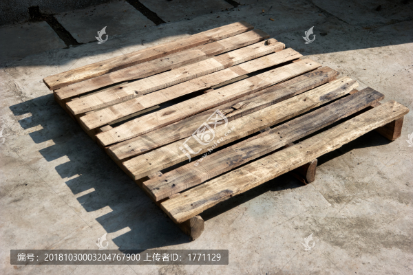 木隔板