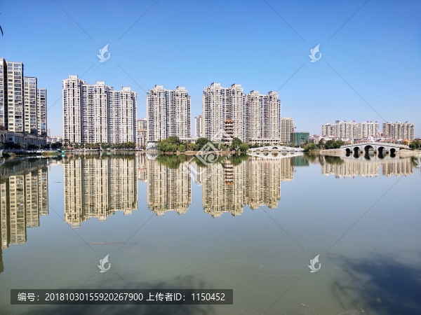 城中湖湖光倒影美如畫