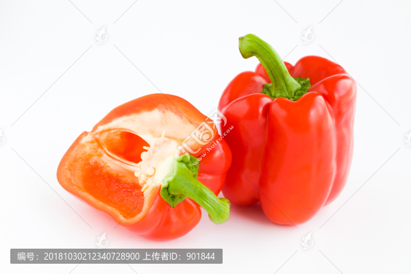 紅圓椒切面白底圖片