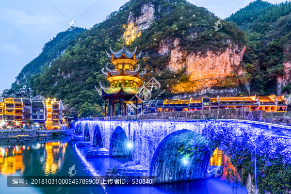 鎮(zhèn)遠(yuǎn)古城夜景