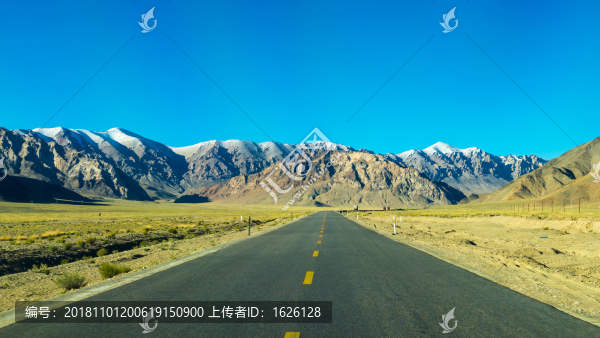 新藏線阿里地區(qū)的景色