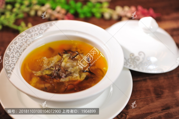 鮑汁扣花膠