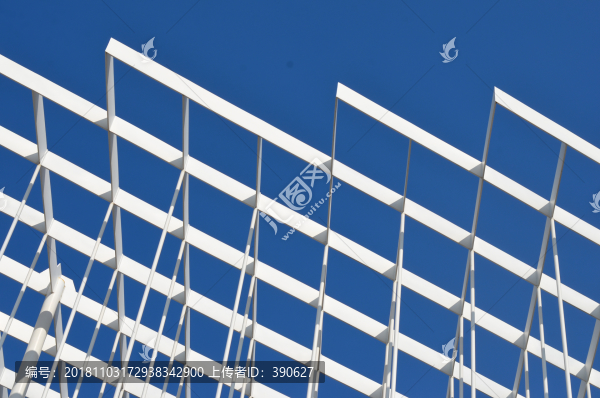 現(xiàn)代簡約建筑藝術(shù)構(gòu)建