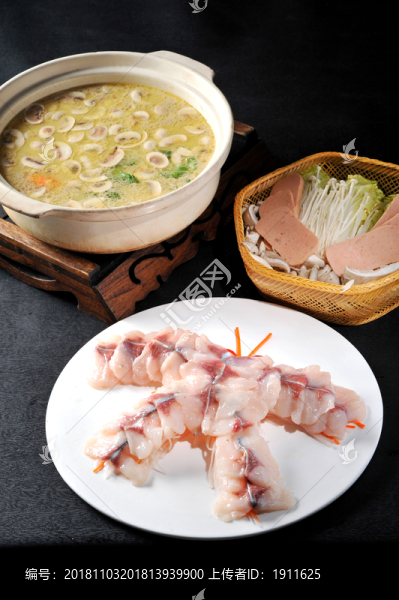 蝴蝶飄海