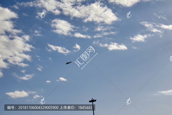 晚霞白云