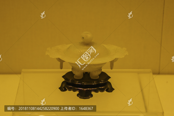 清白玉御制雙蝶耳活環(huán)三足香薰