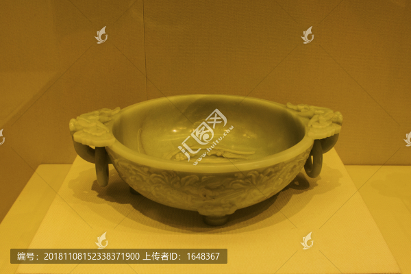 清青玉浮雕串枝蓮獸耳活環(huán)四足洗