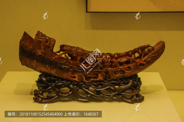 清染角透雕人物船