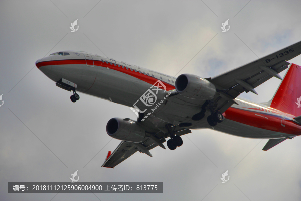 大型飛機(jī)底部