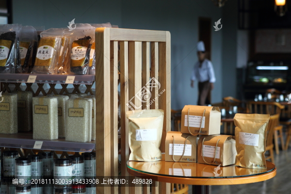 餐廳擺設(shè)