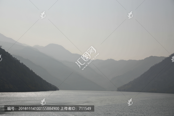 黑白山水