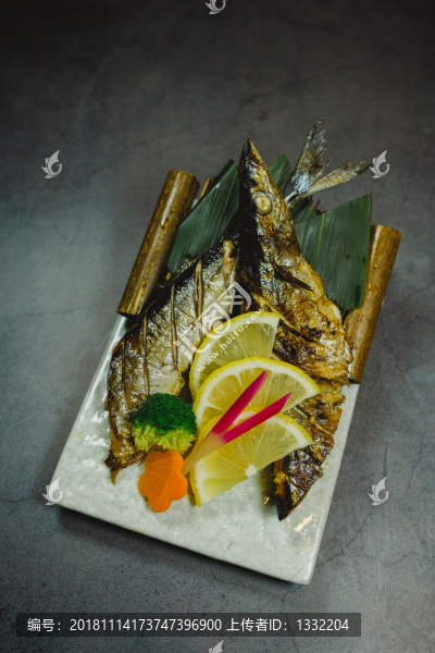鹽烤秋刀魚