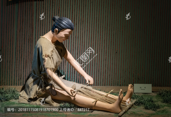 半坡人塑像