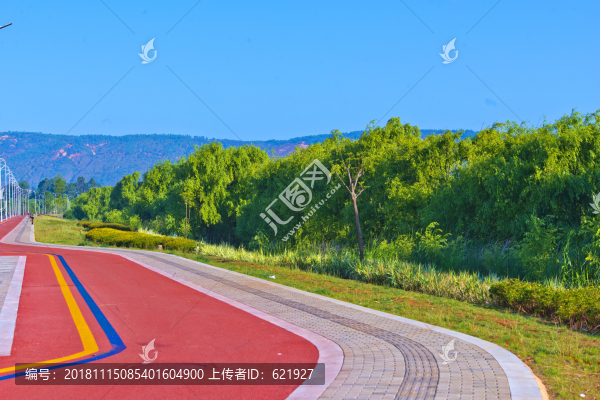 環(huán)湖公路