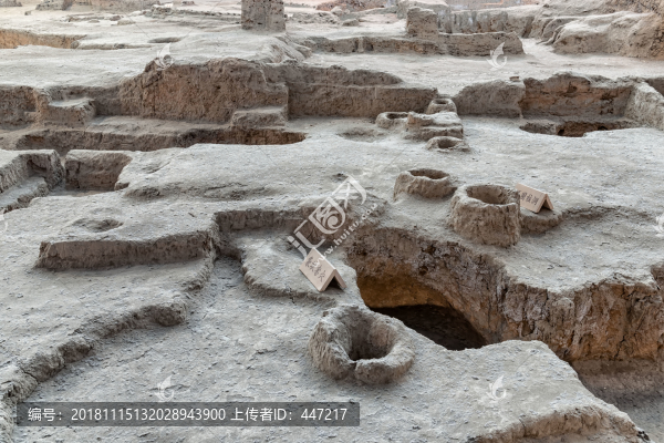 半坡遺址袋裝窖穴