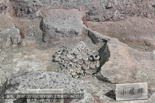 半坡遺址小罐群