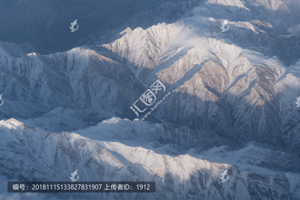 航拍天山