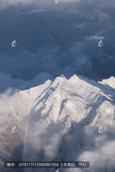 航拍天山