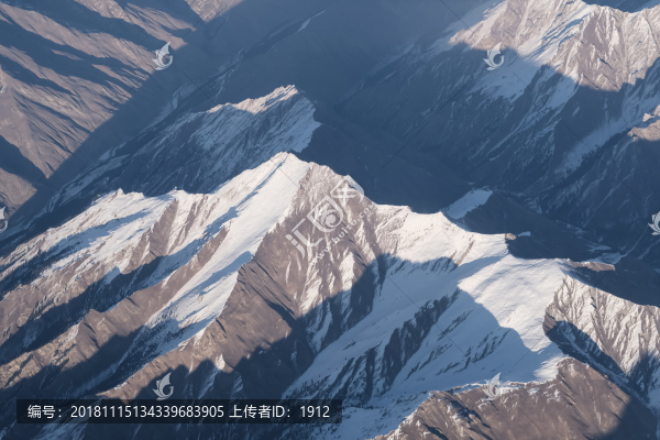 天山山脈