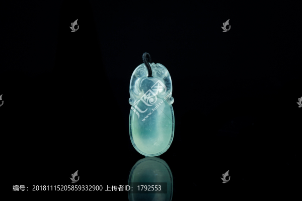 玻璃種翡翠