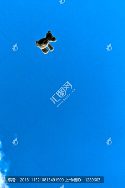拋向天空的玩具