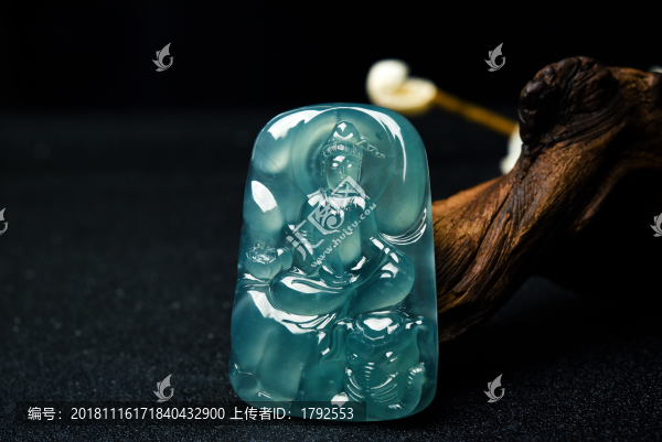 玻璃種翡翠觀音