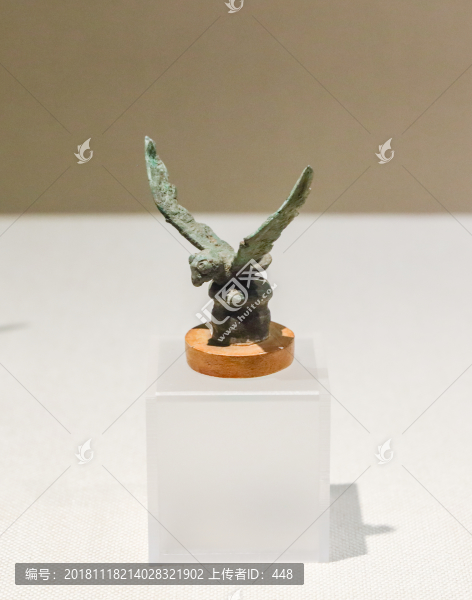 西漢飛鷹銅杖頭