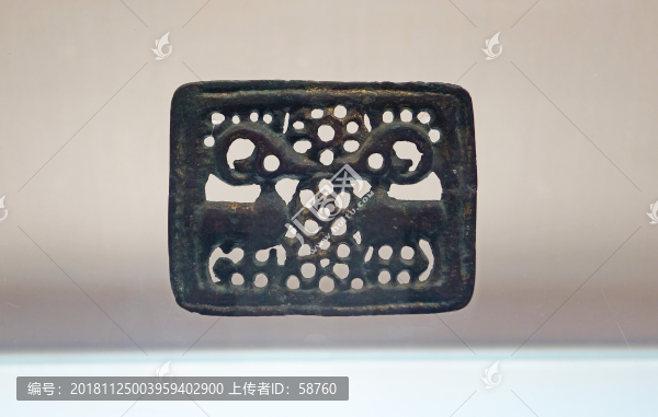 鎏金雙羊飾牌