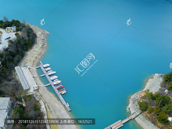 湖岸