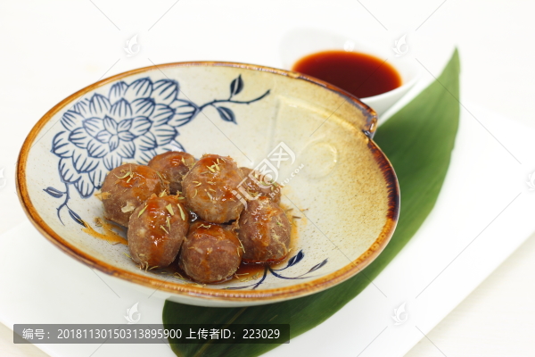 辣汁牛筋丸
