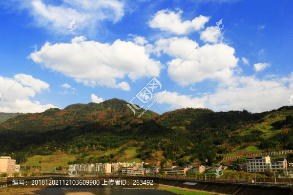 滎經(jīng)經(jīng)河黃家村五里山秋色