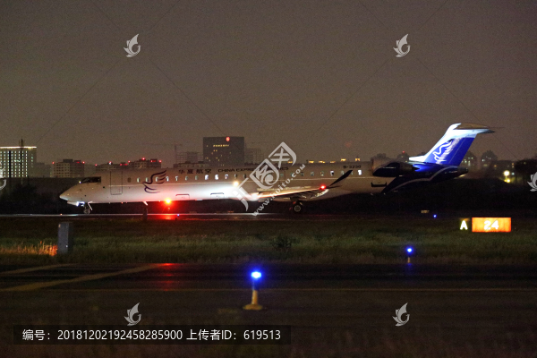 華夏航空飛機(jī)夜航