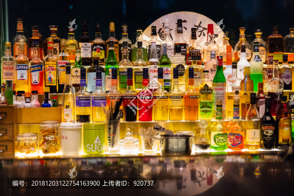 酒吧酒架