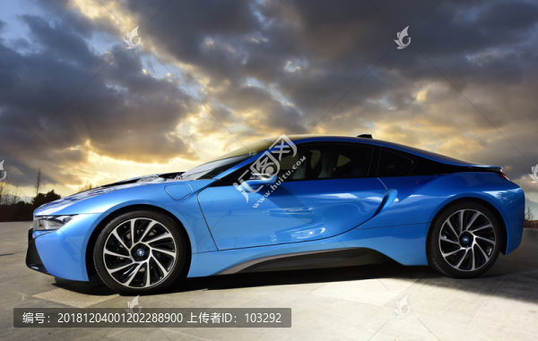 豪華的寶馬轎車