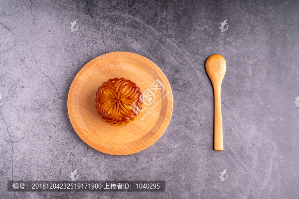 中國傳統(tǒng)節(jié)日中秋節(jié)吃的月餅