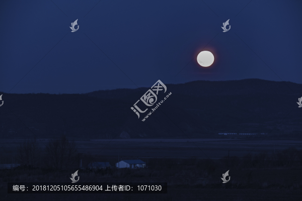 山村月色