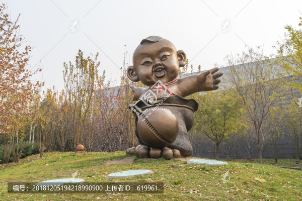 蹴鞠娃雕塑
