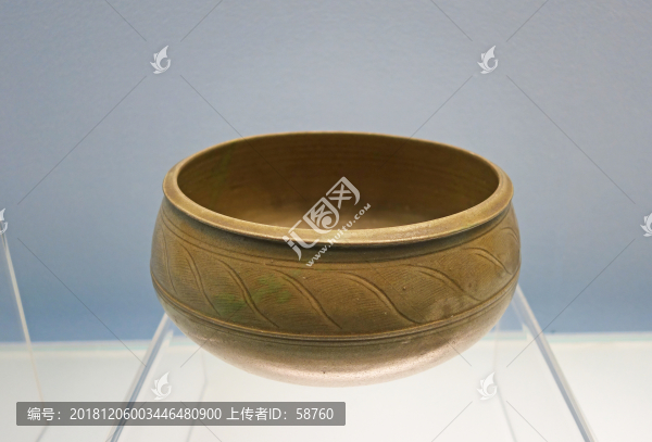 越窯青釉刻花缽