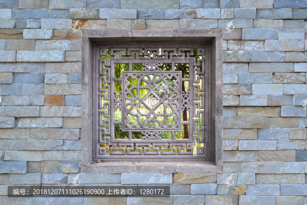 中式鏤空窗戶