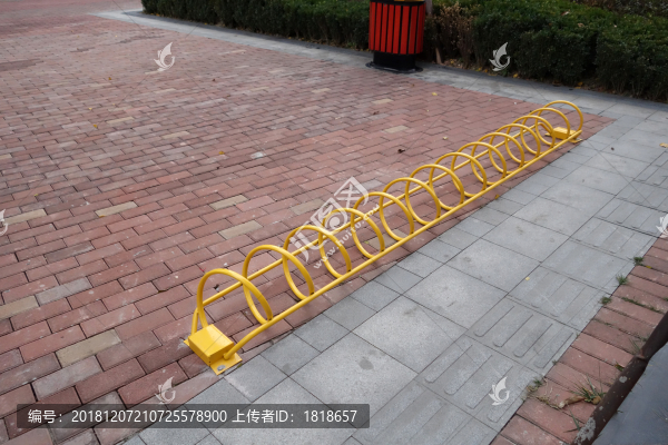 自行車隔離樁