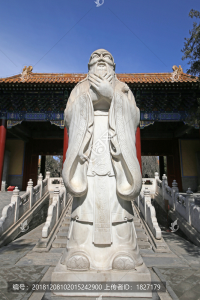 孔子塑像