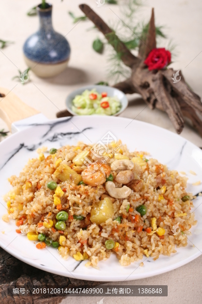 泰式菠蘿蝦炒飯